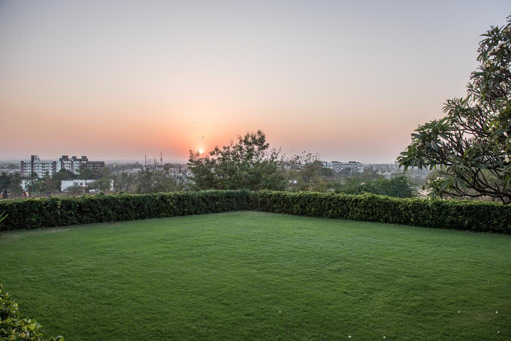 The Red Maple Mashal Indore Exterior foto
