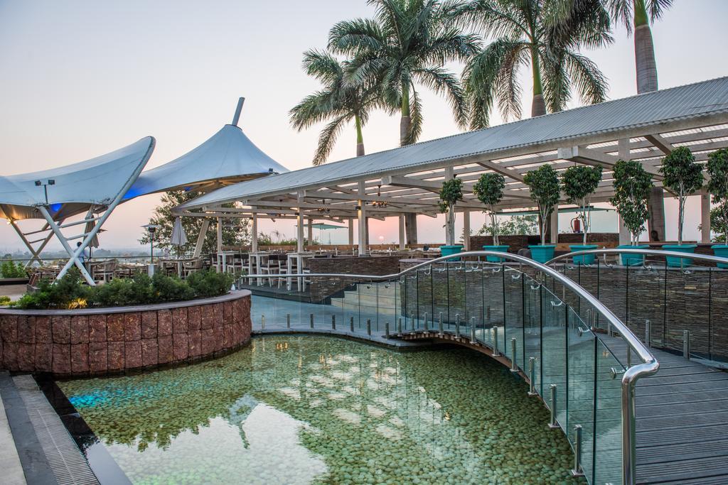 The Red Maple Mashal Indore Exterior foto